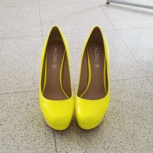 Neon yellow patent leather heels!